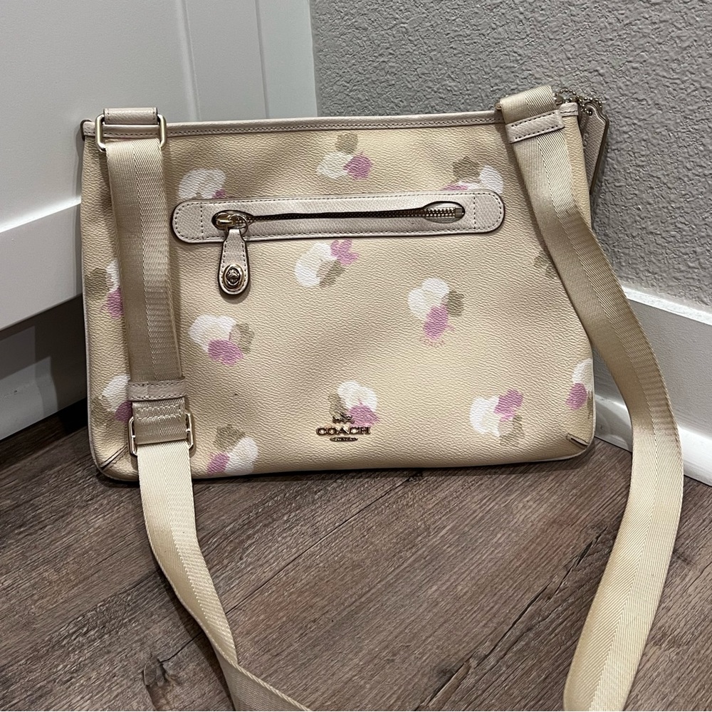 Coach 37588 Taylor Li Beachwood Field Flower Printed Crossbody Bag
